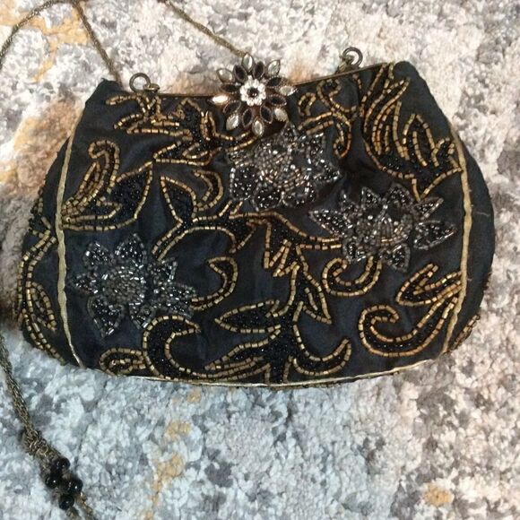 CHRISTIANA BEADED EVENING BAG W/FLOWER CLASP! EUC! - Picture 2 of 5